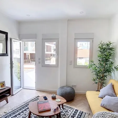 Central Modern Apt Private Patio Ac Apartmán *