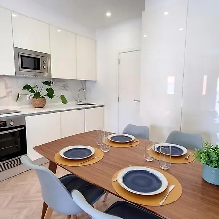 Central Modern Apt Private Patio Ac アパート リスボン
