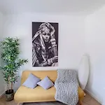 Central Modern Apt Private Patio Ac Apartment *