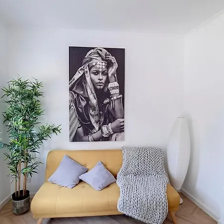 Central Modern Apt Private Patio Ac 公寓 *