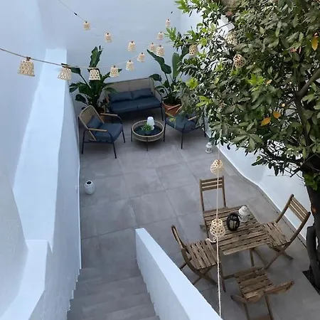 Central Modern Apt Private Patio Ac