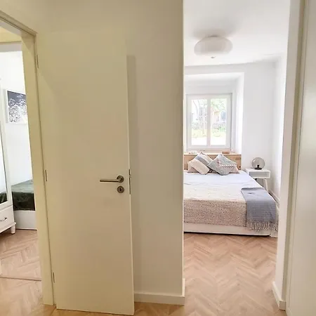 Central Modern Apt Private Patio Ac 公寓 *